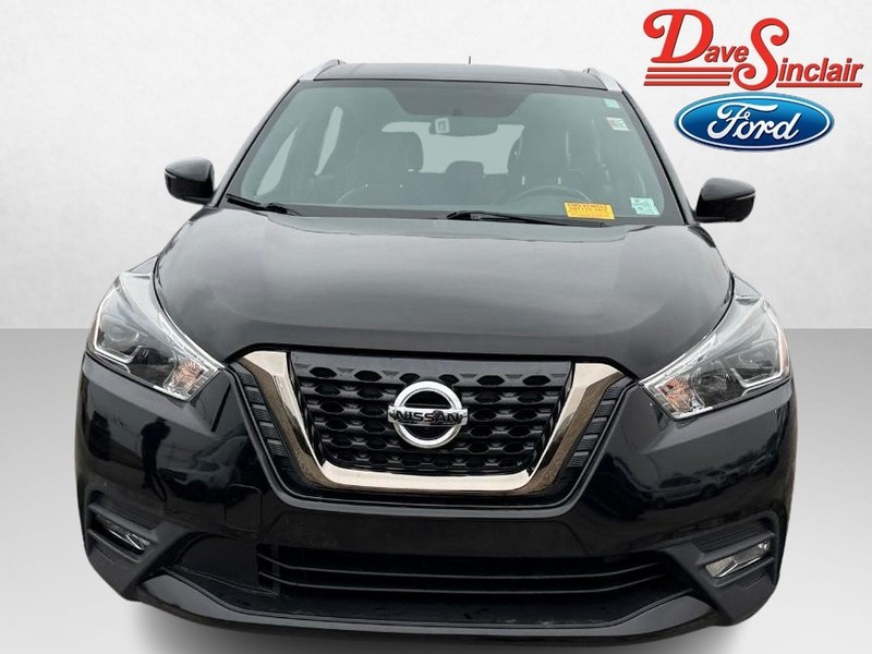 Used 2019 Nissan Kicks SR with VIN 3N1CP5CU8KL541696 for sale in Saint Louis, MO