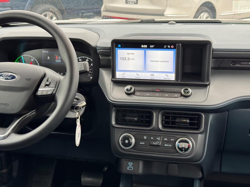 Ford Maverick Vehicle Full-screen Gallery Image 16