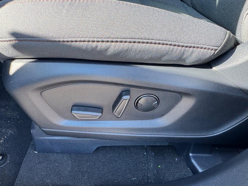Ford Explorer Vehicle Full-screen Gallery Image 21