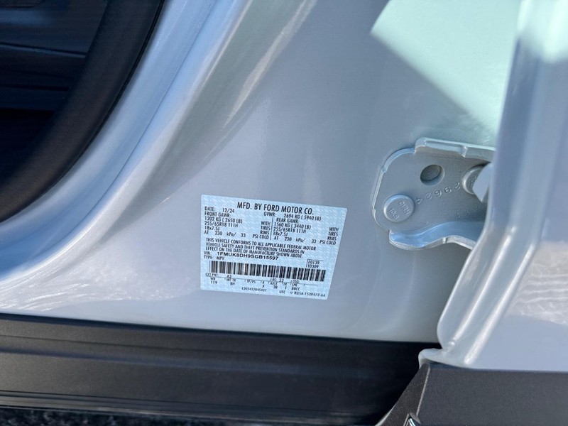 Ford Explorer Vehicle Full-screen Gallery Image 28