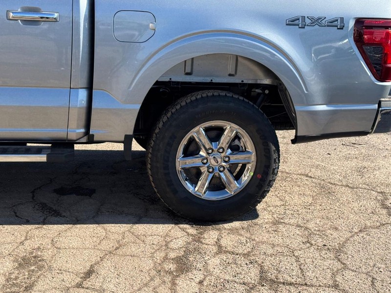 Ford F-150 Vehicle Full-screen Gallery Image 11