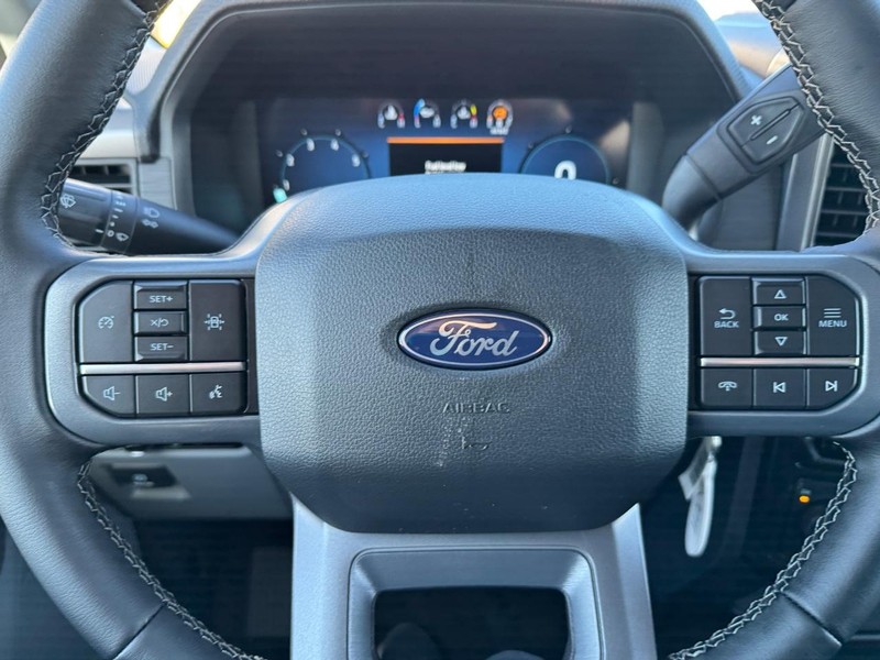 Ford F-150 Vehicle Full-screen Gallery Image 20