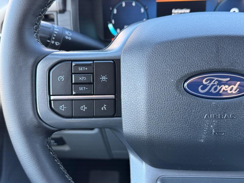 Ford F-150 Vehicle Full-screen Gallery Image 21