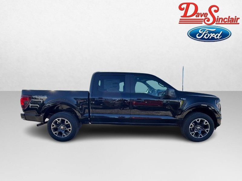 Ford F-150 Vehicle Full-screen Gallery Image 05