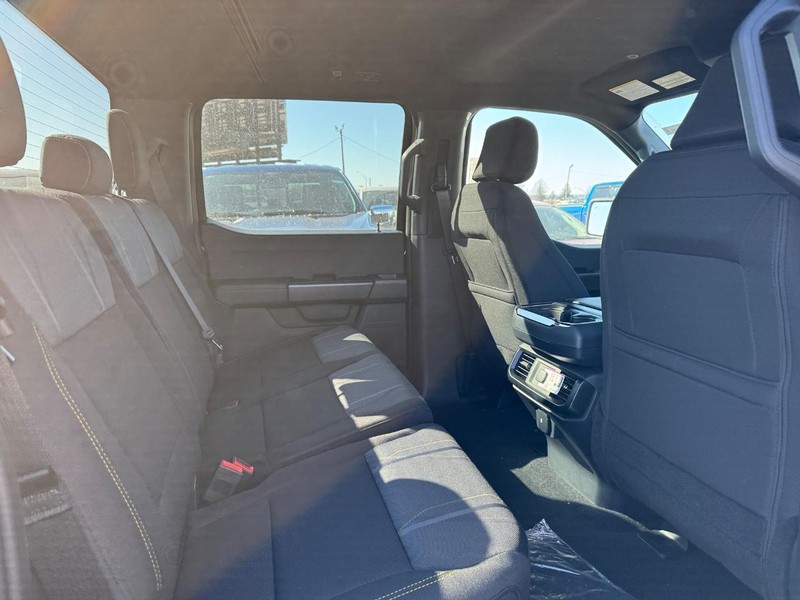 Ford F-150 Vehicle Full-screen Gallery Image 13