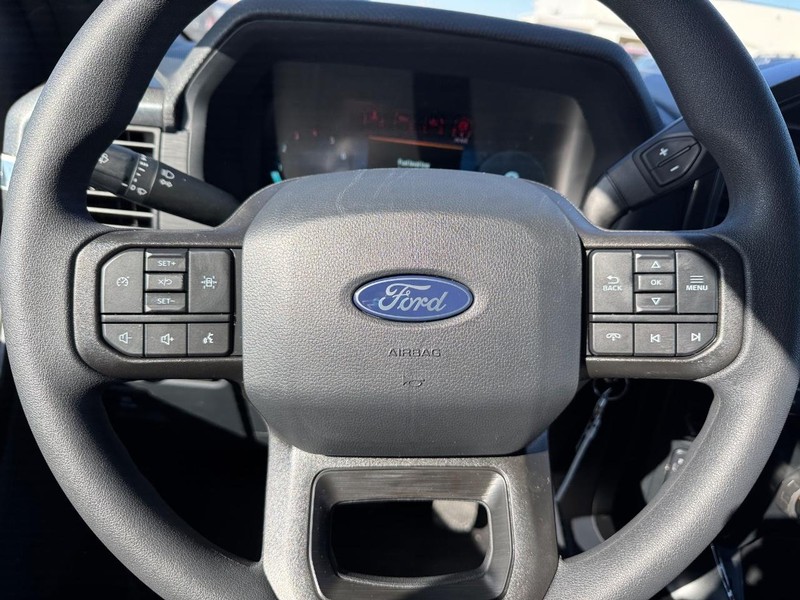 Ford F-150 Vehicle Full-screen Gallery Image 20