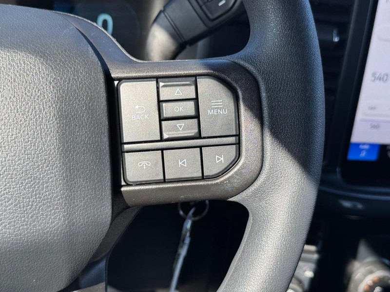 Ford F-150 Vehicle Full-screen Gallery Image 22