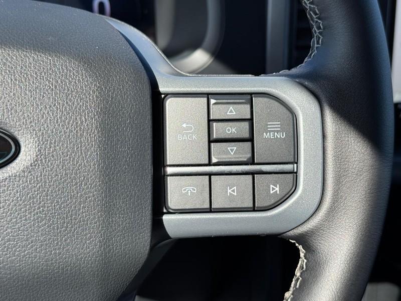 Ford F-150 Vehicle Full-screen Gallery Image 22