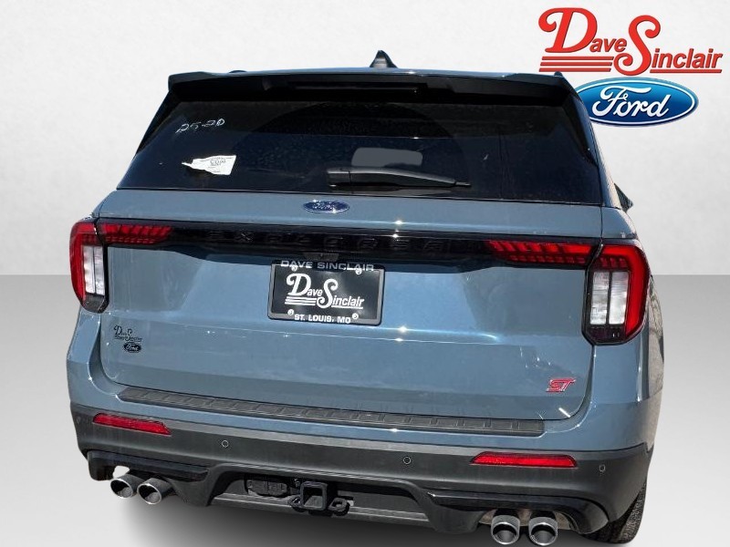 Ford Explorer Vehicle Full-screen Gallery Image 08