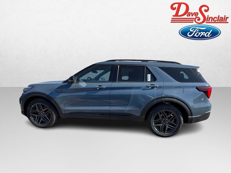 Ford Explorer Vehicle Full-screen Gallery Image 10