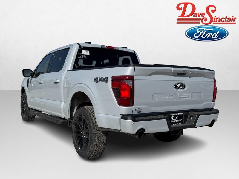 Ford F-150 Vehicle Full-screen Gallery Image 09