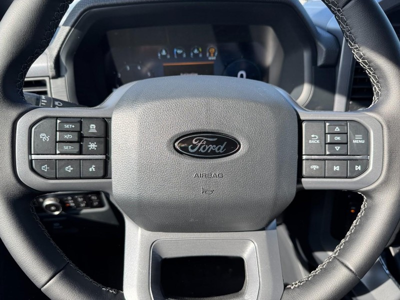 Ford F-150 Vehicle Full-screen Gallery Image 20