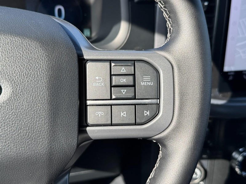 Ford F-150 Vehicle Full-screen Gallery Image 22