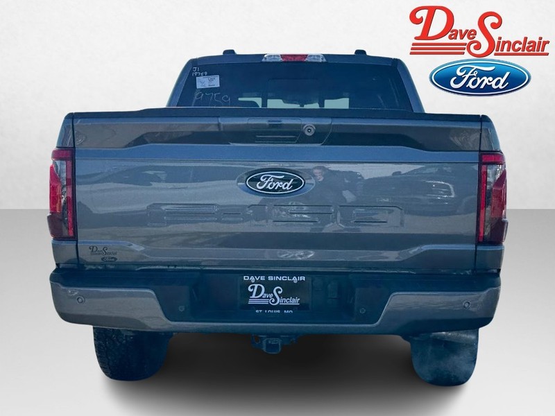 Ford F-150 Vehicle Full-screen Gallery Image 08