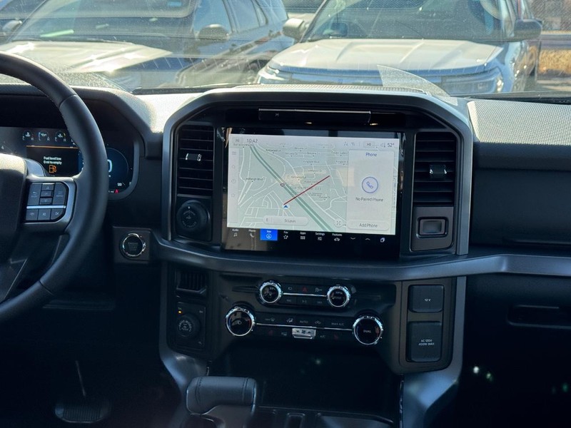 Ford F-150 Vehicle Full-screen Gallery Image 16