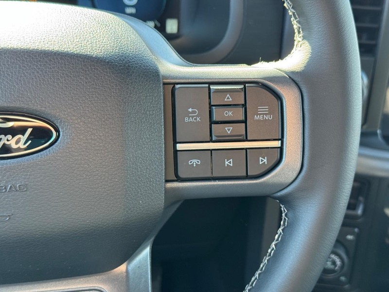 Ford F-150 Vehicle Full-screen Gallery Image 22