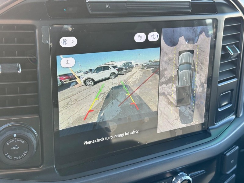 Ford F-150 Vehicle Full-screen Gallery Image 25