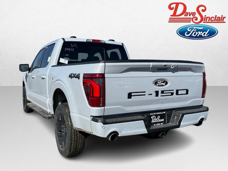 Ford F-150 Vehicle Full-screen Gallery Image 09