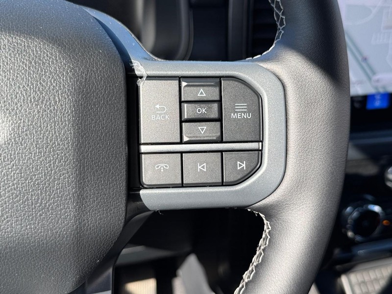 Ford F-150 Vehicle Full-screen Gallery Image 23