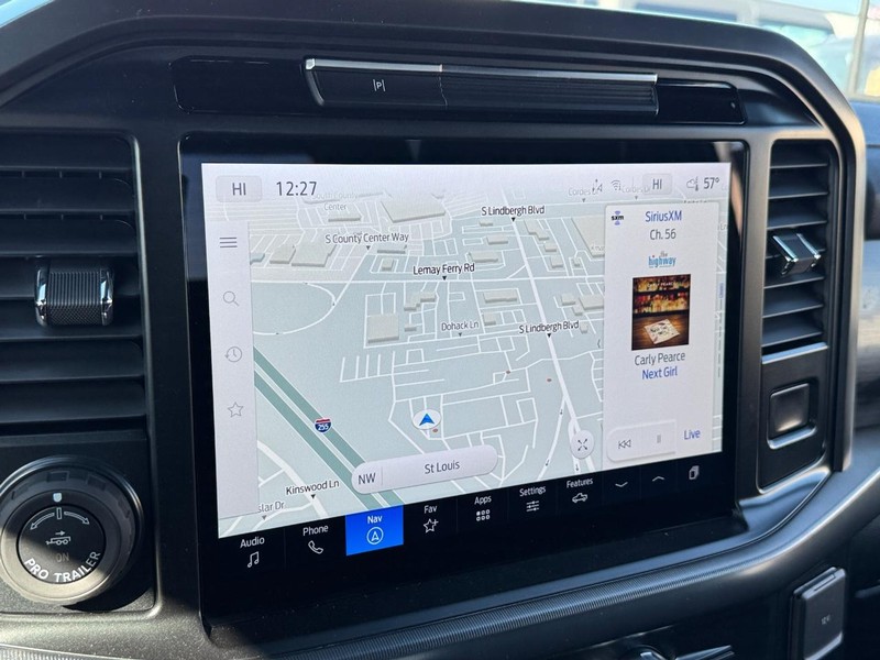 Ford F-150 Vehicle Full-screen Gallery Image 24