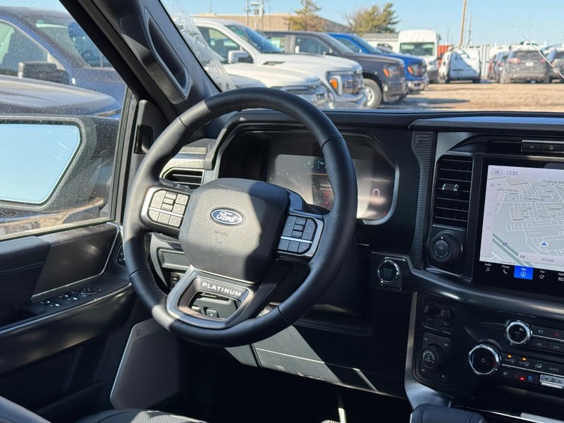 Ford F-150 Vehicle Full-screen Gallery Image 16