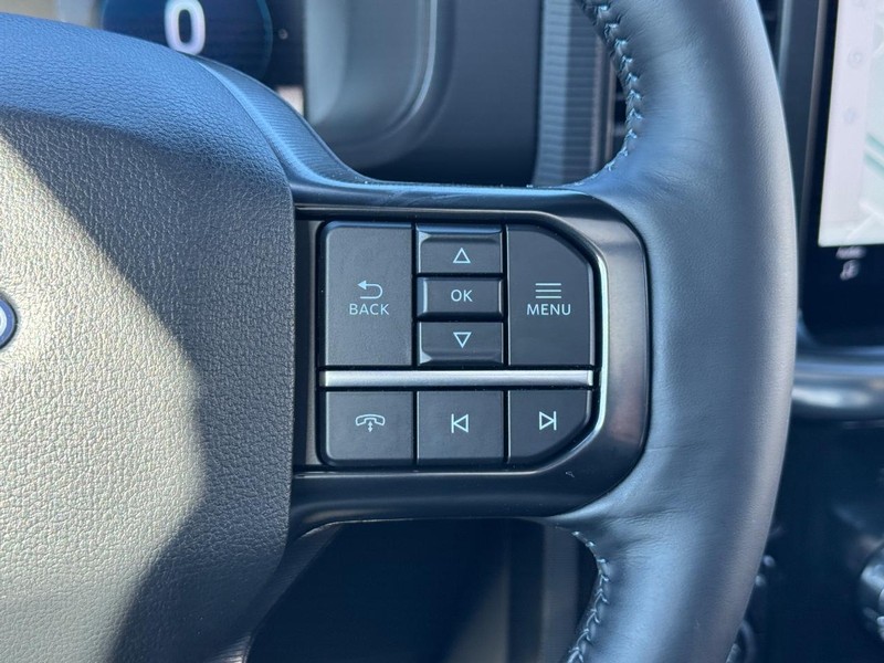 Ford F-150 Vehicle Full-screen Gallery Image 24