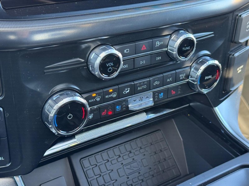 Ford F-150 Vehicle Full-screen Gallery Image 26