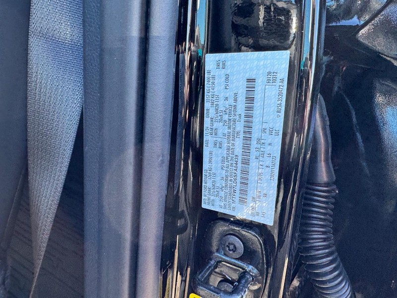 Ford F-150 Vehicle Full-screen Gallery Image 28