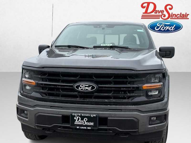 Ford F-150 Vehicle Full-screen Gallery Image 02