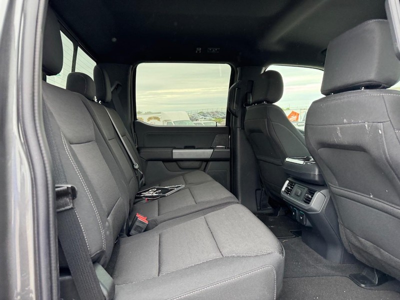 Ford F-150 Vehicle Full-screen Gallery Image 13