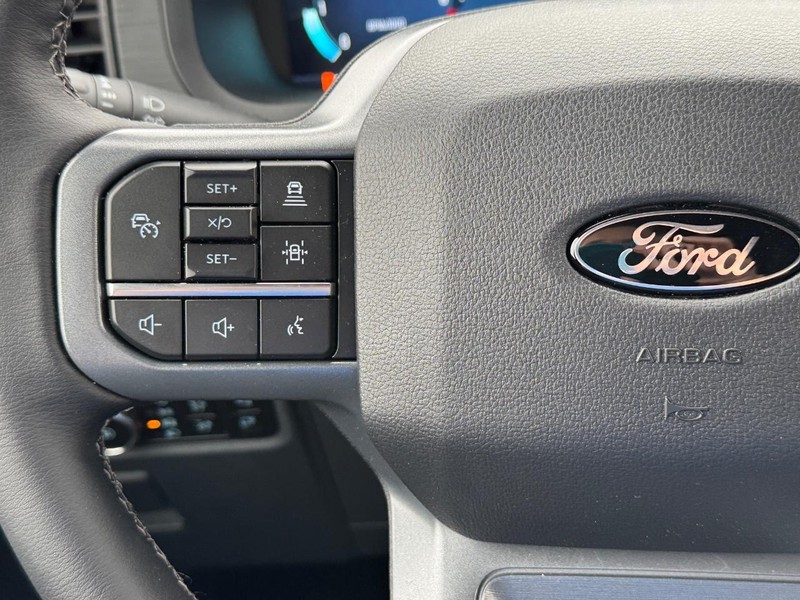 Ford F-150 Vehicle Full-screen Gallery Image 21