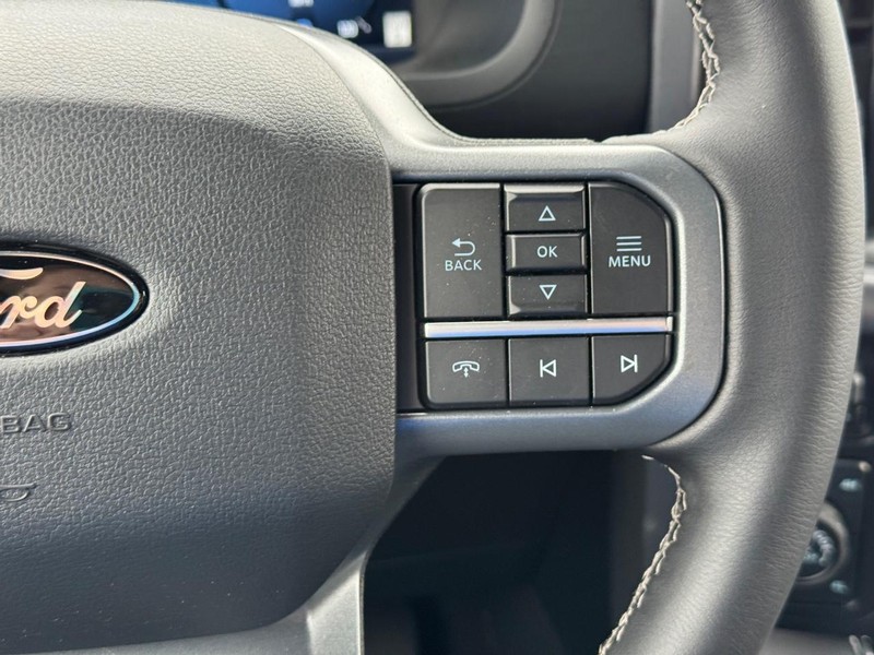 Ford F-150 Vehicle Full-screen Gallery Image 22