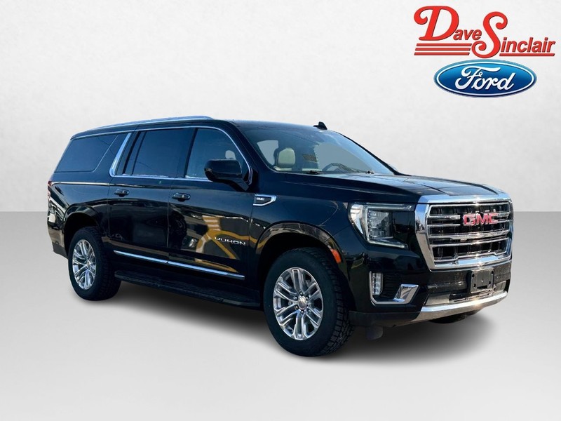 GMC Yukon XL Vehicle Full-screen Gallery Image 04