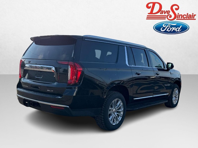 GMC Yukon XL Vehicle Full-screen Gallery Image 07
