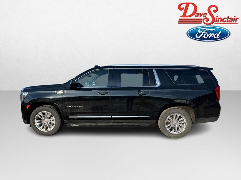 GMC Yukon XL Vehicle Full-screen Gallery Image 10