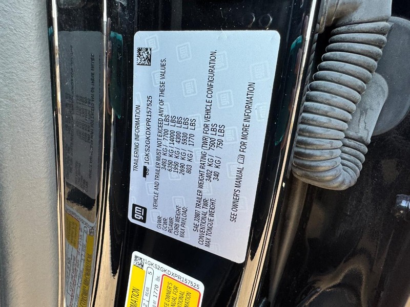 GMC Yukon XL Vehicle Full-screen Gallery Image 27