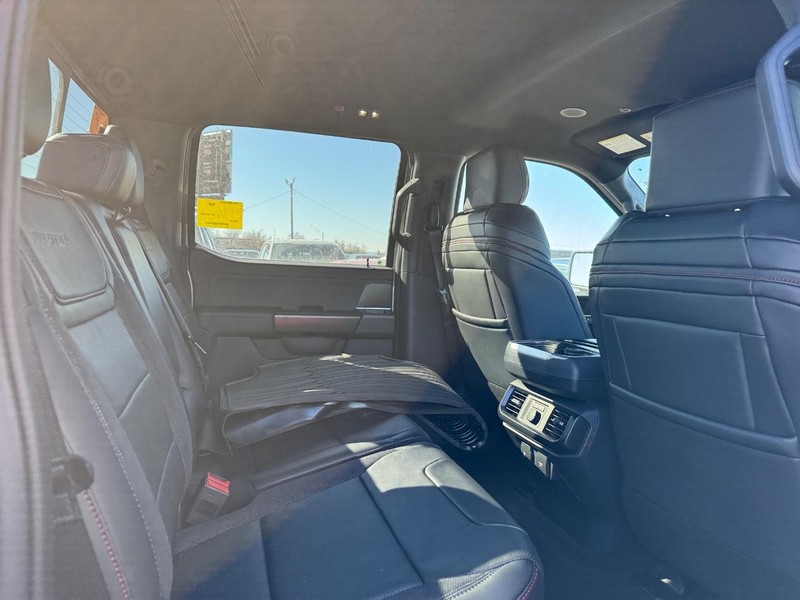 Ford F-150 Vehicle Full-screen Gallery Image 13