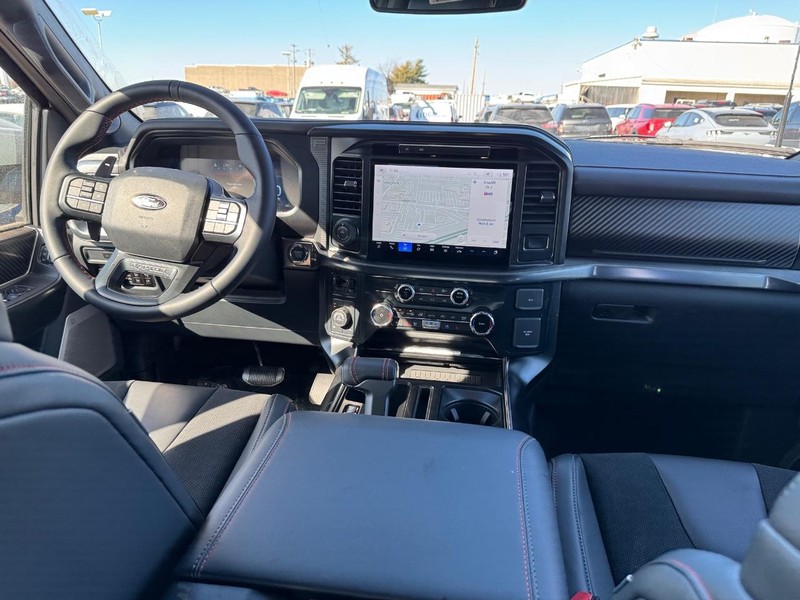 Ford F-150 Vehicle Full-screen Gallery Image 14