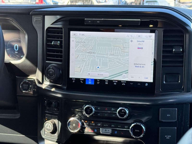 Ford F-150 Vehicle Full-screen Gallery Image 16
