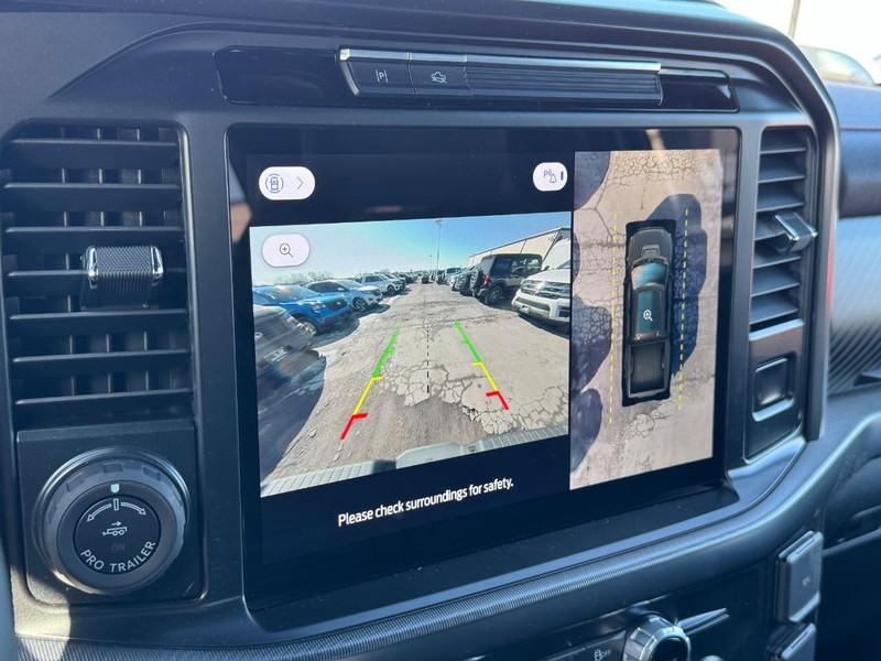 Ford F-150 Vehicle Full-screen Gallery Image 26