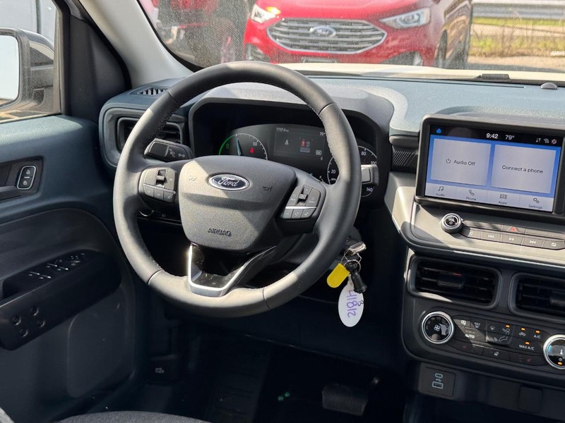 Ford Maverick Vehicle Full-screen Gallery Image 15
