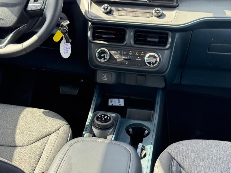 Ford Maverick Vehicle Full-screen Gallery Image 17