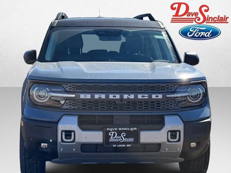 Ford Bronco Sport Vehicle Full-screen Gallery Image 02
