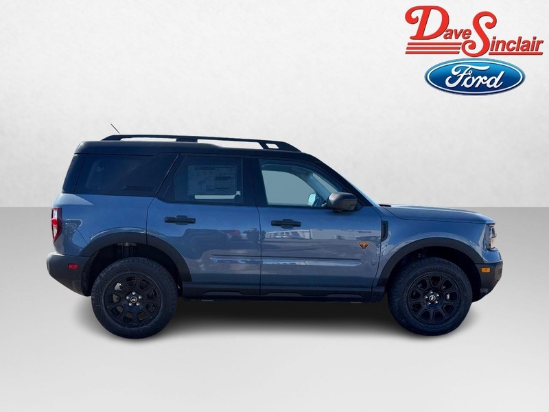 Ford Bronco Sport Vehicle Full-screen Gallery Image 05