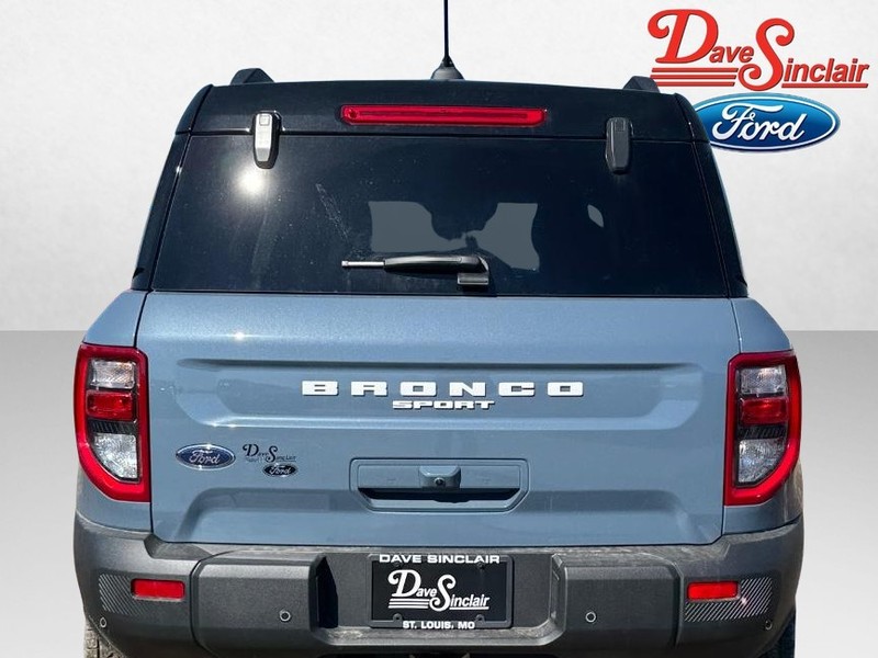 Ford Bronco Sport Vehicle Full-screen Gallery Image 08