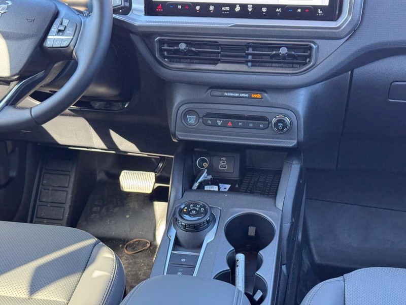 Ford Bronco Sport Vehicle Full-screen Gallery Image 17