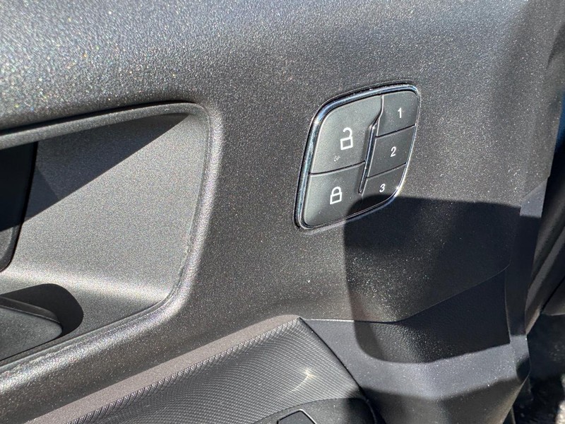 Ford Bronco Sport Vehicle Full-screen Gallery Image 20