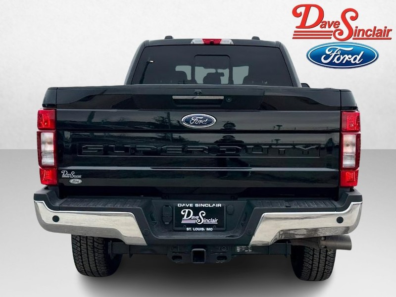 Ford Super Duty F-250 SRW Vehicle Full-screen Gallery Image 08