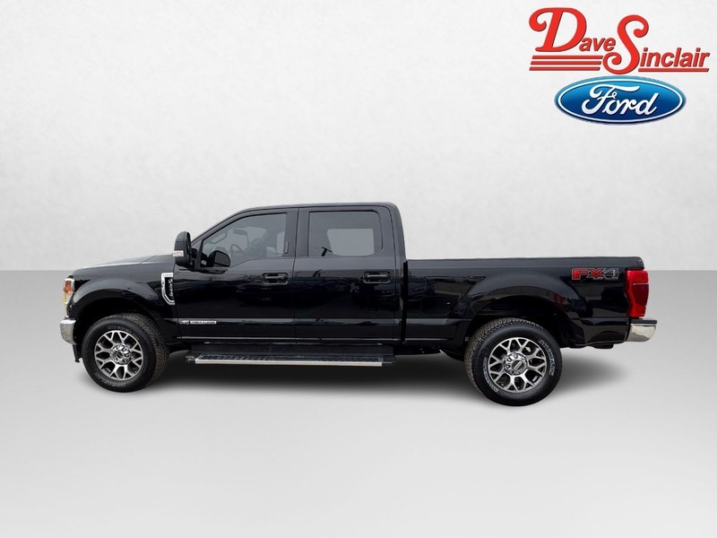 Ford Super Duty F-250 SRW Vehicle Full-screen Gallery Image 11