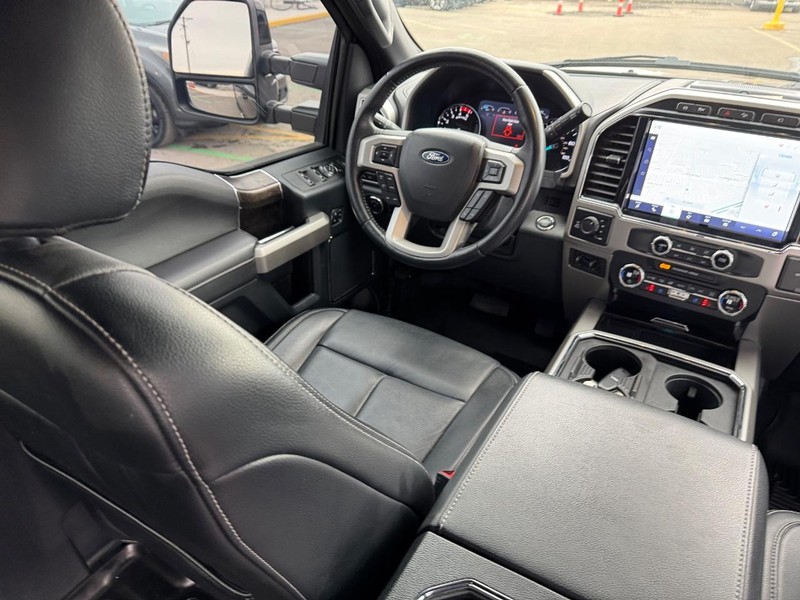 Ford Super Duty F-250 SRW Vehicle Full-screen Gallery Image 14